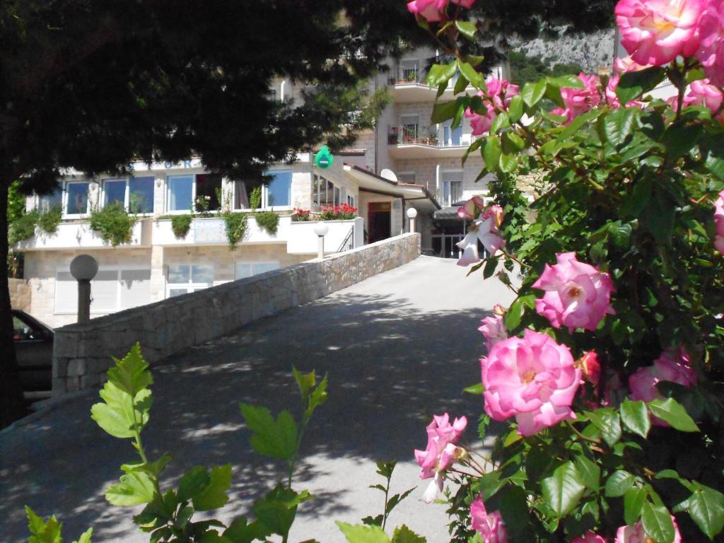 Pansion Komfor Moca Makarska Bagian luar foto
