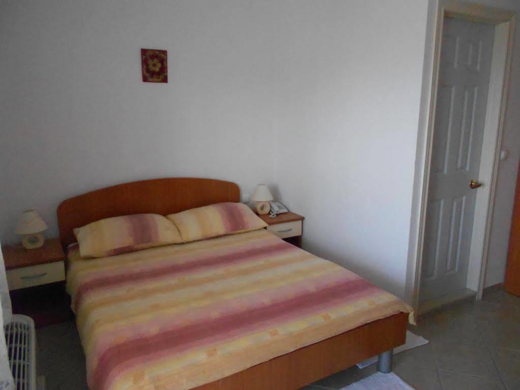 Pansion Komfor Moca Makarska Bagian luar foto